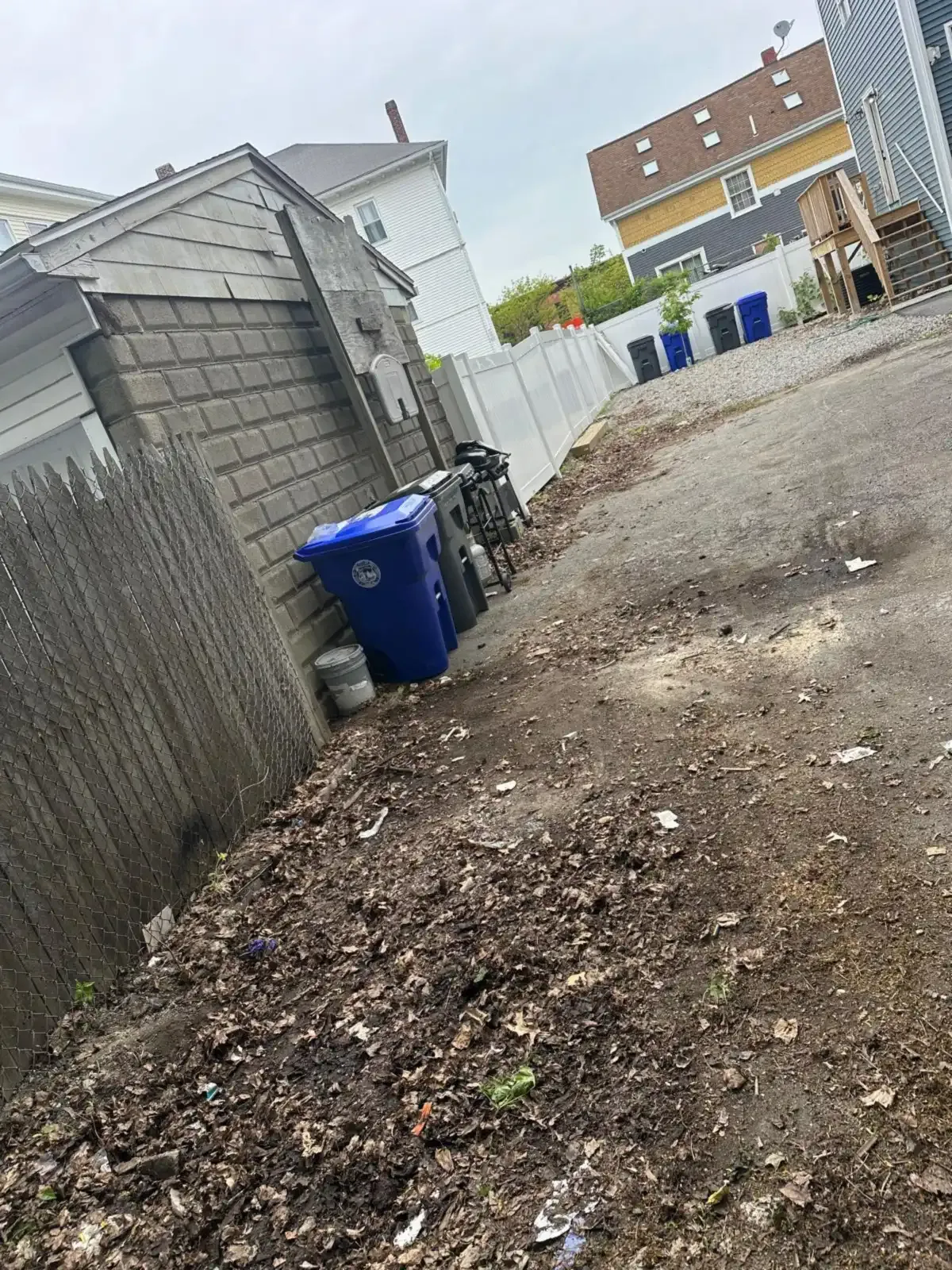 Outdoor junk removal after